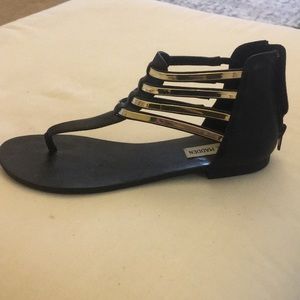 Flat gladiator sandal